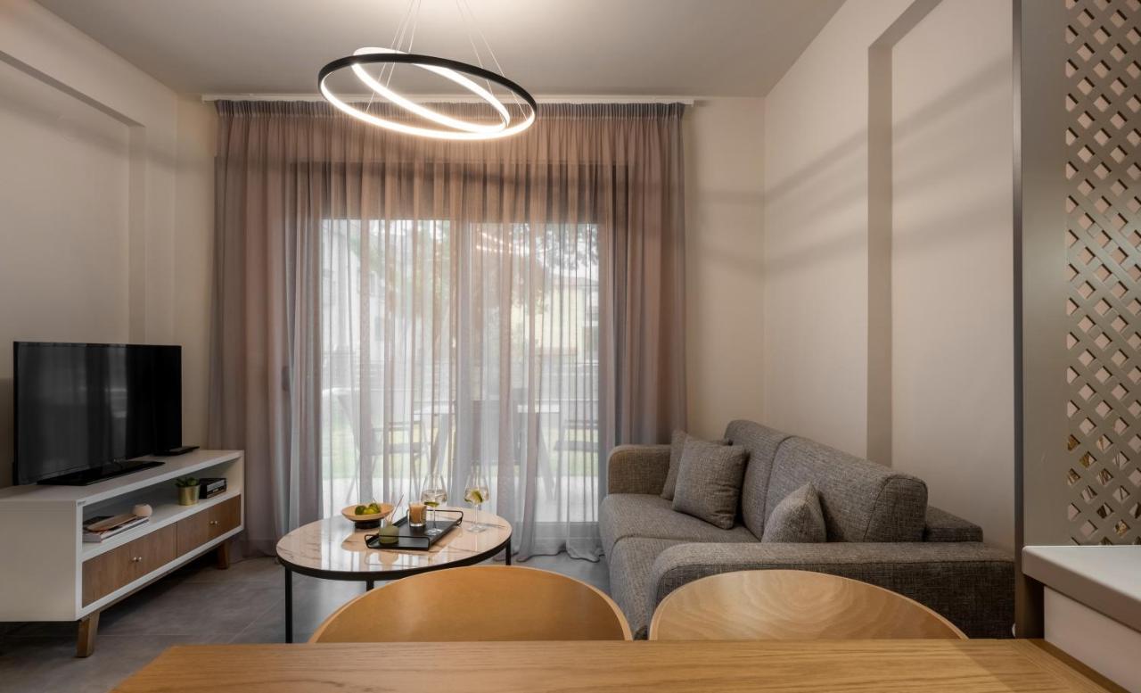 Iris Apartment