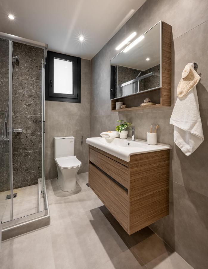 Iris Apartment *